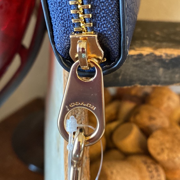 Coach zip around wristlet wallet - Picture 5 of 6